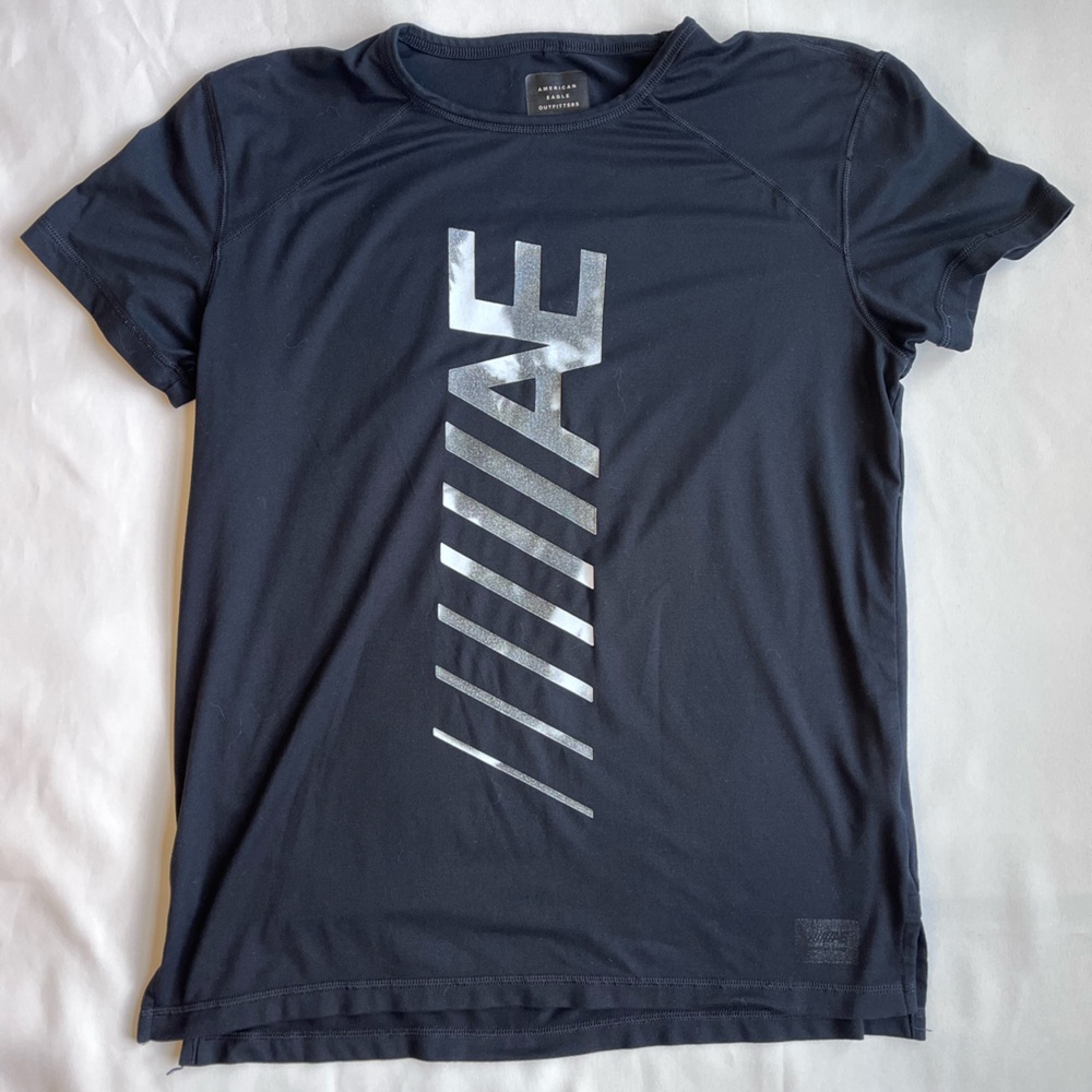 American Eagle Outfitters Black Tee with Gray Graphic- althletic